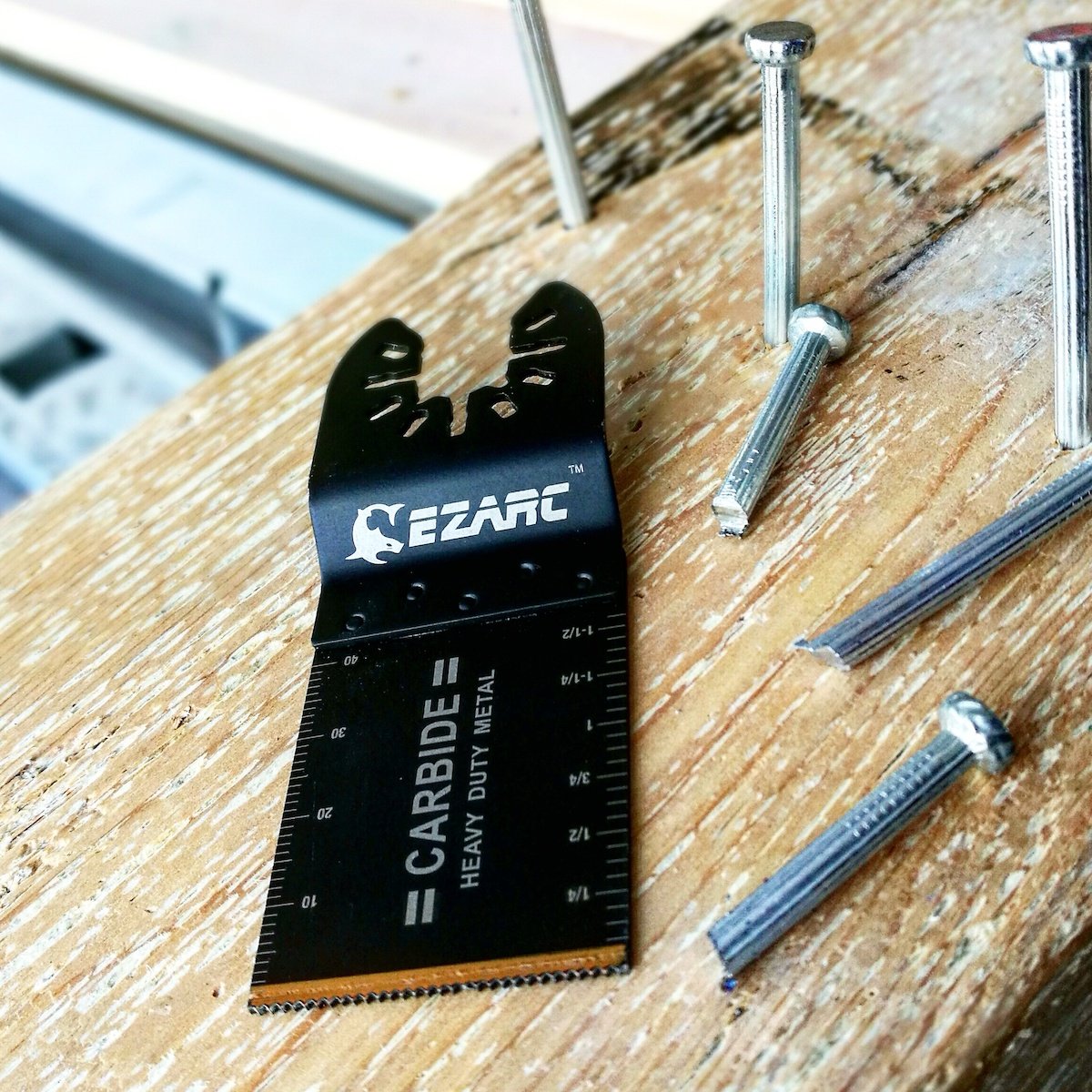 EZARC blade delivers smooth cuts on metal and stainless steel.