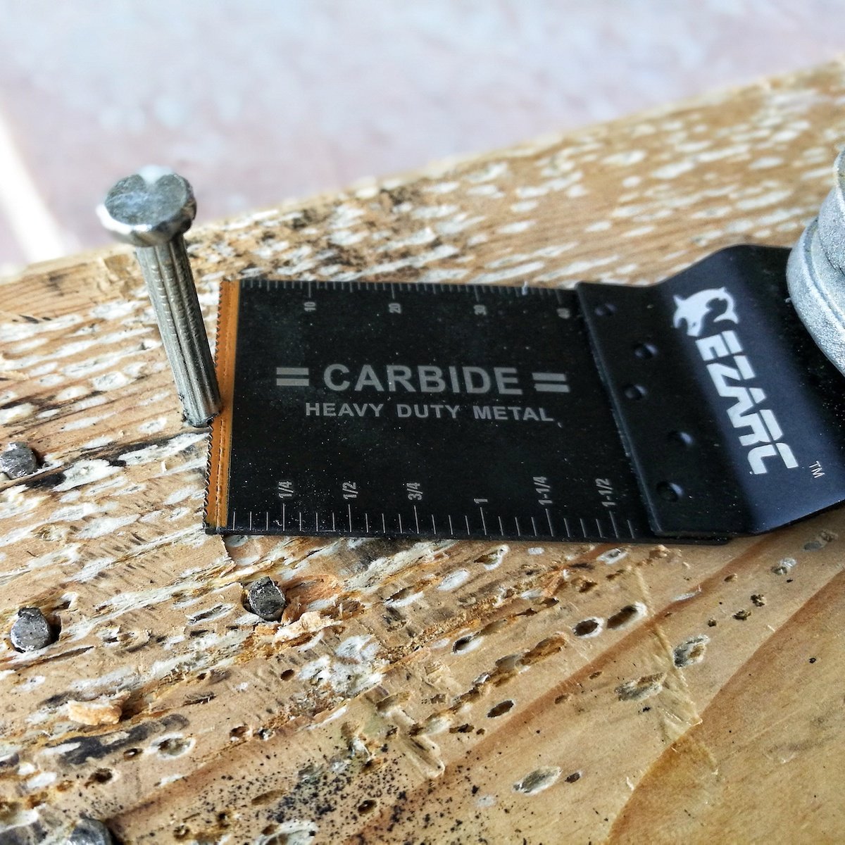 EZARC carbide teeth cut hard materials with precision and efficiency.