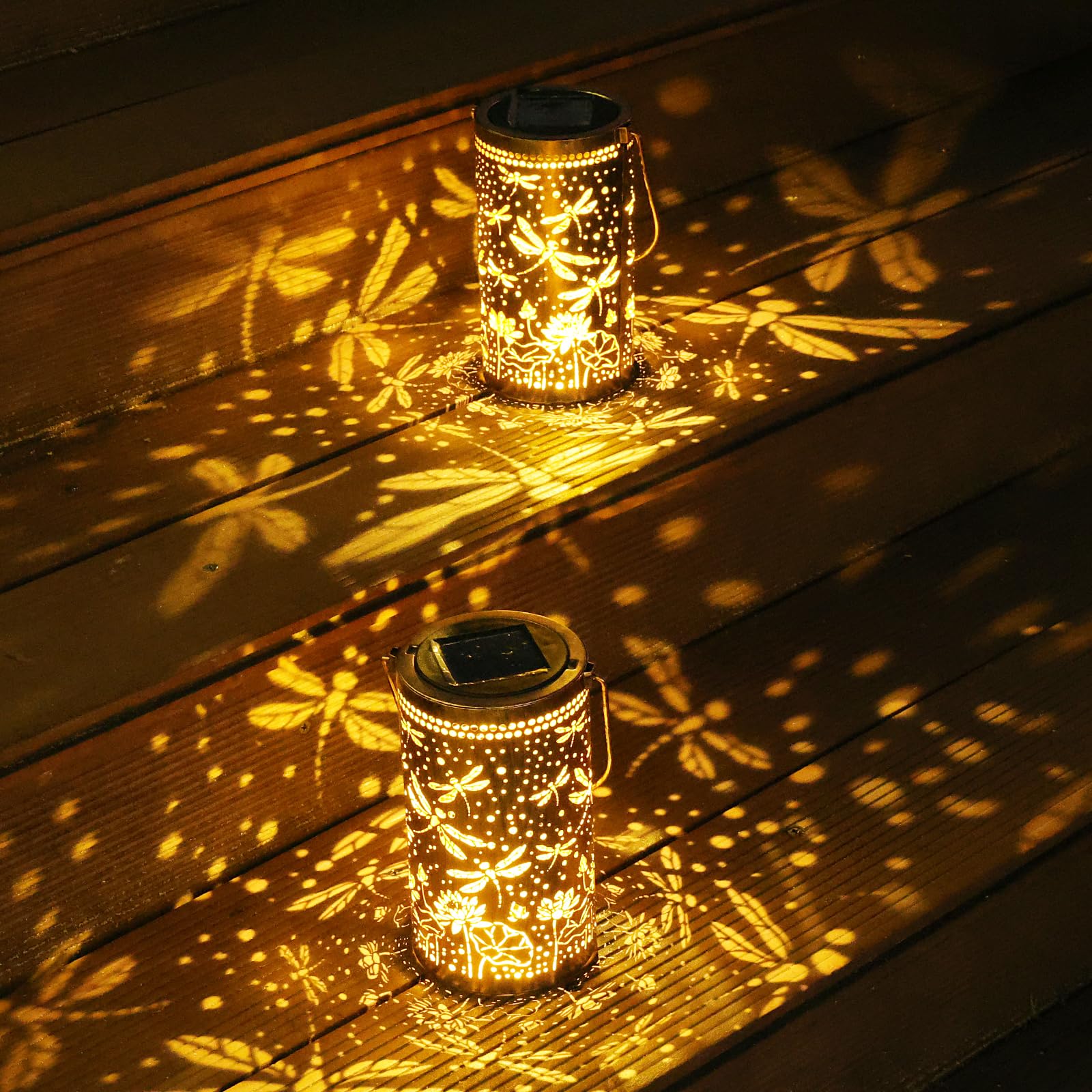 Fabuday waterproof lantern withstands rain and snow