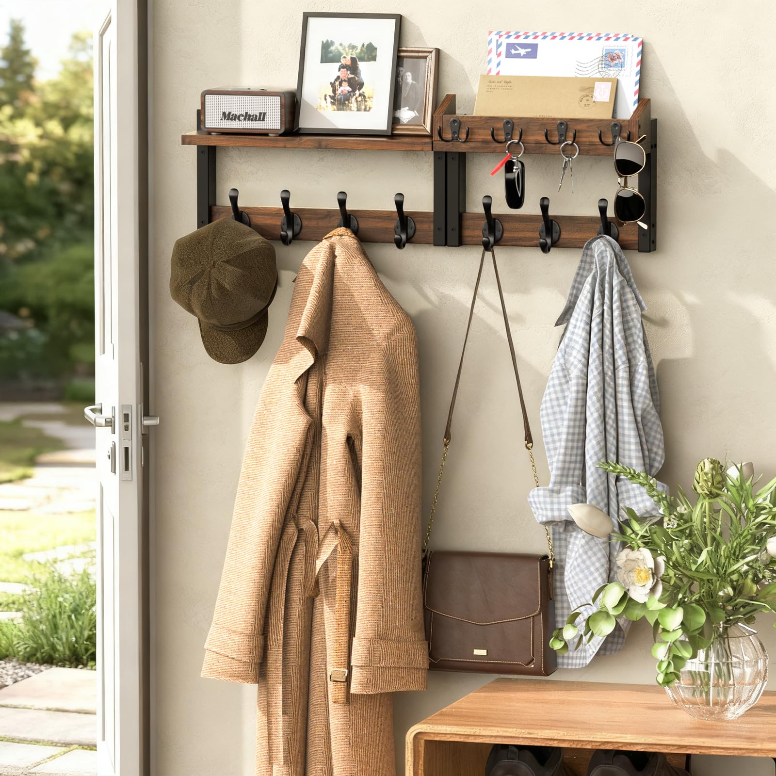 Facilite coat rack with shelf display for hats and bags