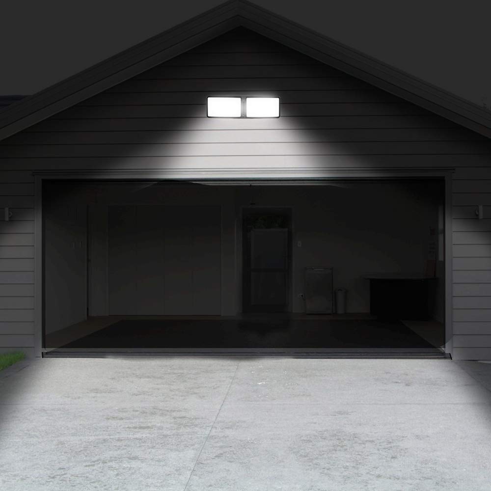 FAGUANGAO adjustable-heads outdoor light offers targeted illumination.