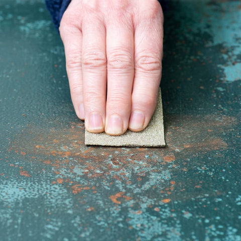 Fandeli paper mounted on orbital sander for efficient sanding