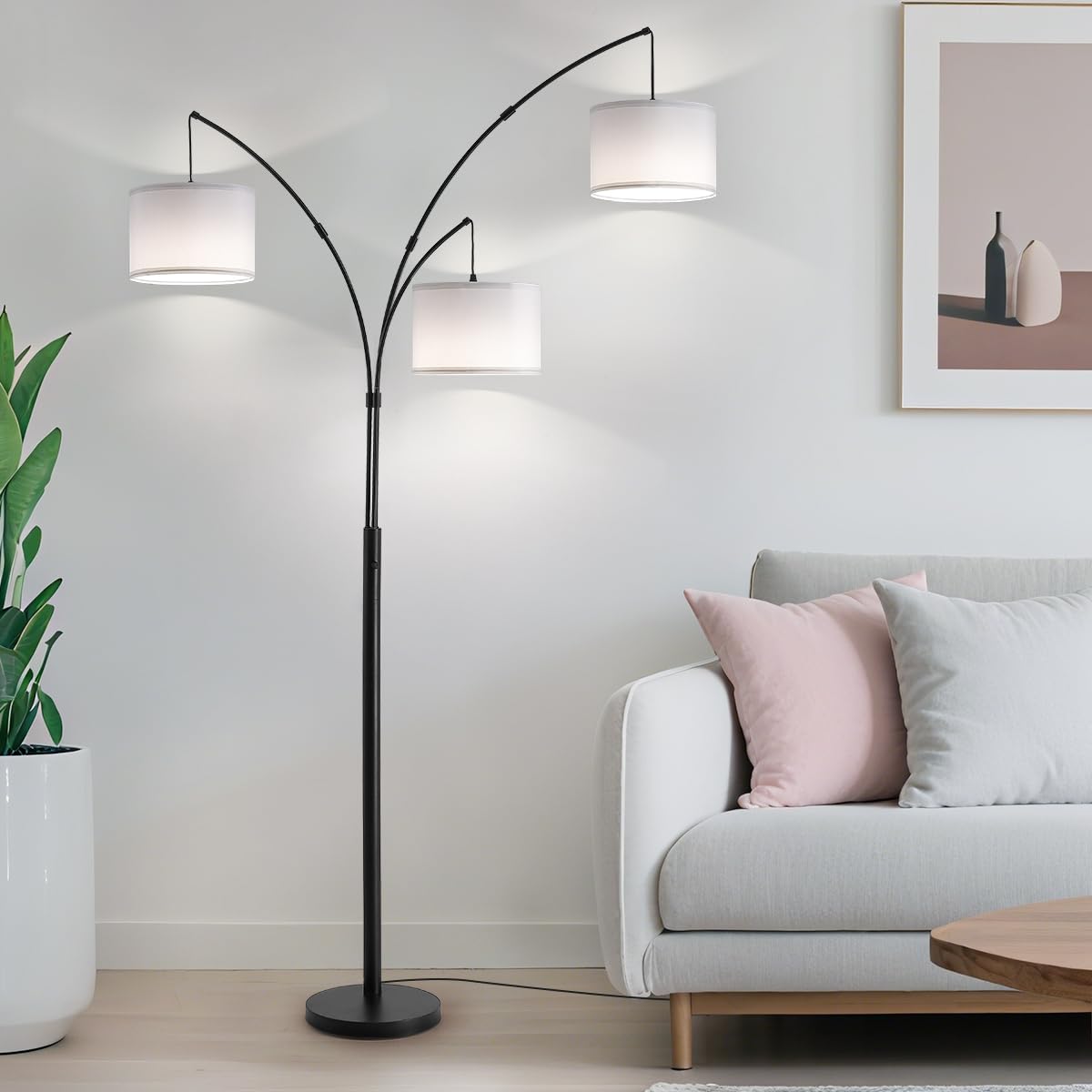 Fansdrick three-head lamp with independent controls for flexible illumination.