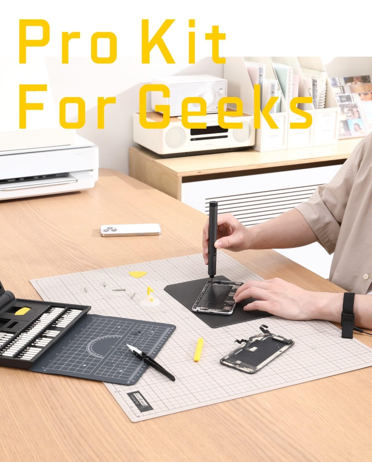 Fanttik E1 NEX Workstation pop-up screwdriver mechanism speeds setup and use.