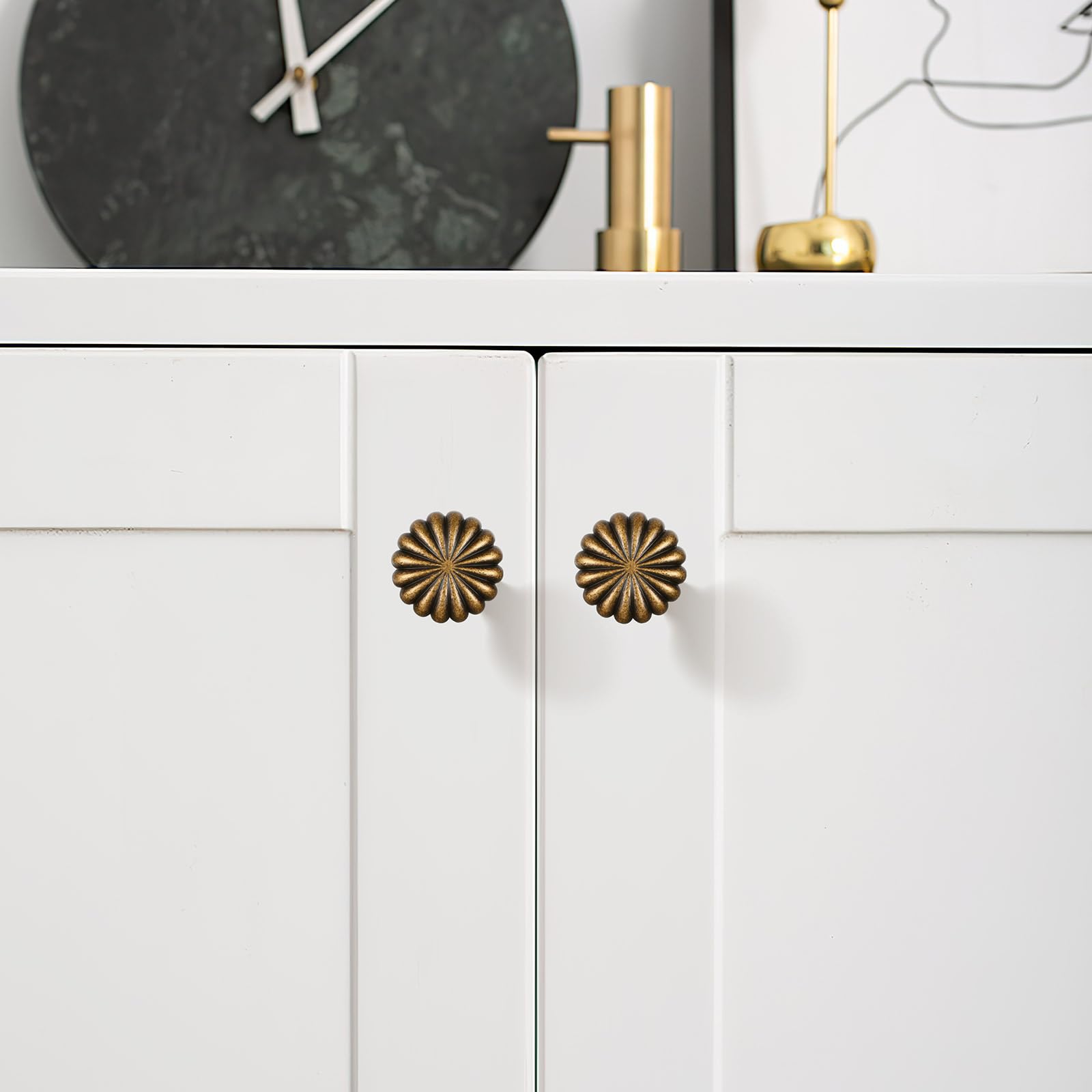 FAPUAL bedroom wardrobe knob complements brass tones.