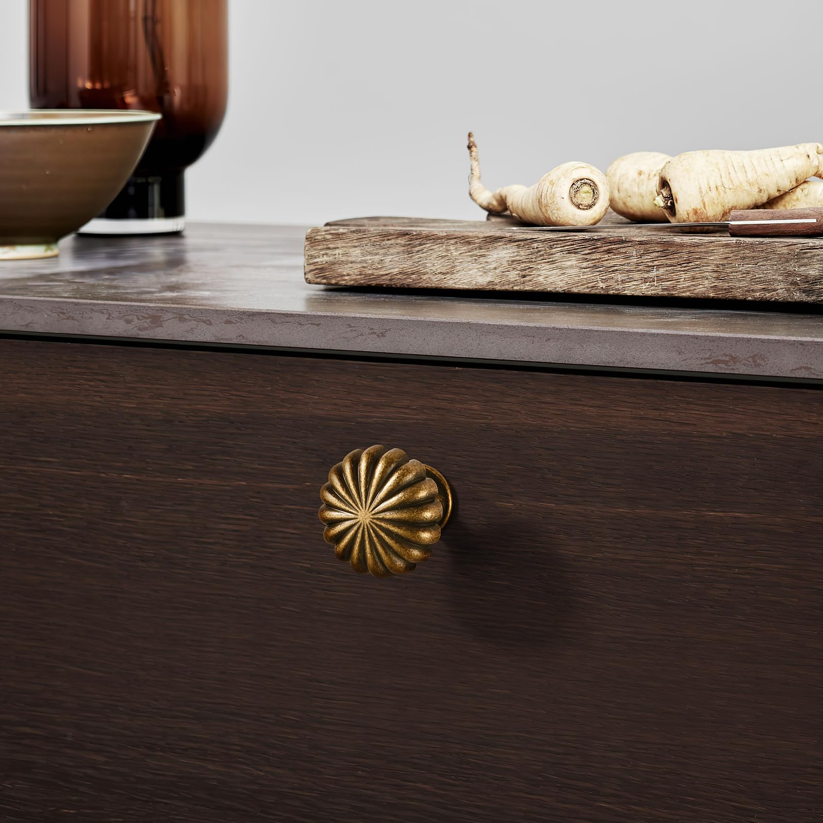 FAPUAL antique brass knob with two screw lengths for fit.