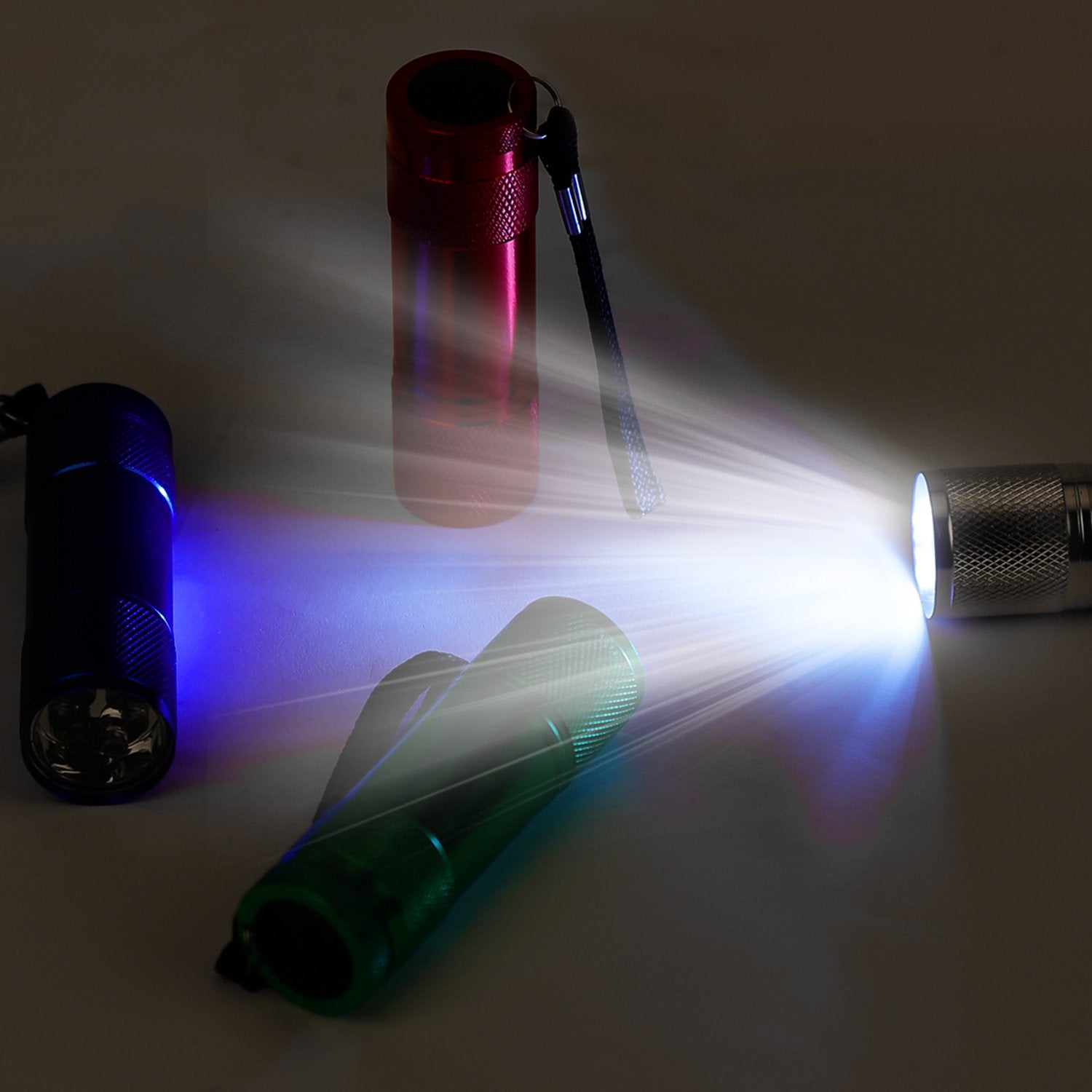 FASTPRO pre-installed batteries provide extended brightness for hours