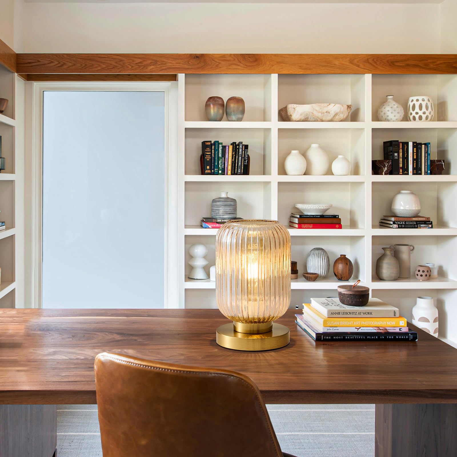 Feasey mid-century modern lamp complements contemporary and classic decor.