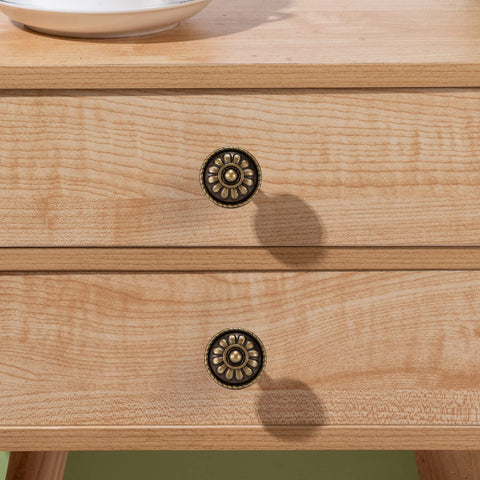 Fecraf knob being installed with cuttable 45mm screws