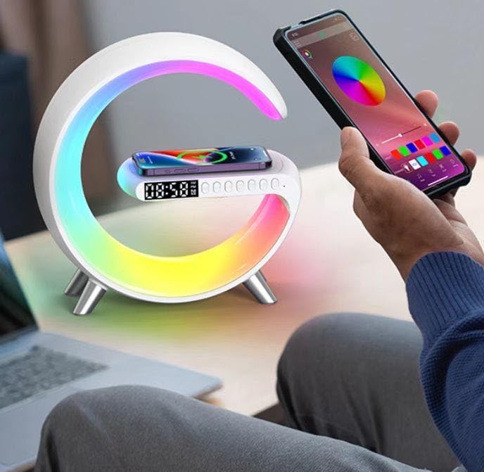 Feknnedm 15W wireless charging pad powers devices quickly.