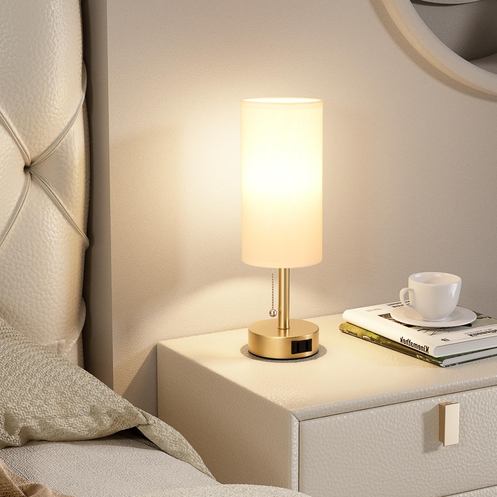 Fenmmzee Gold bedside lamp 2-pack showcasing compact, space-saving design