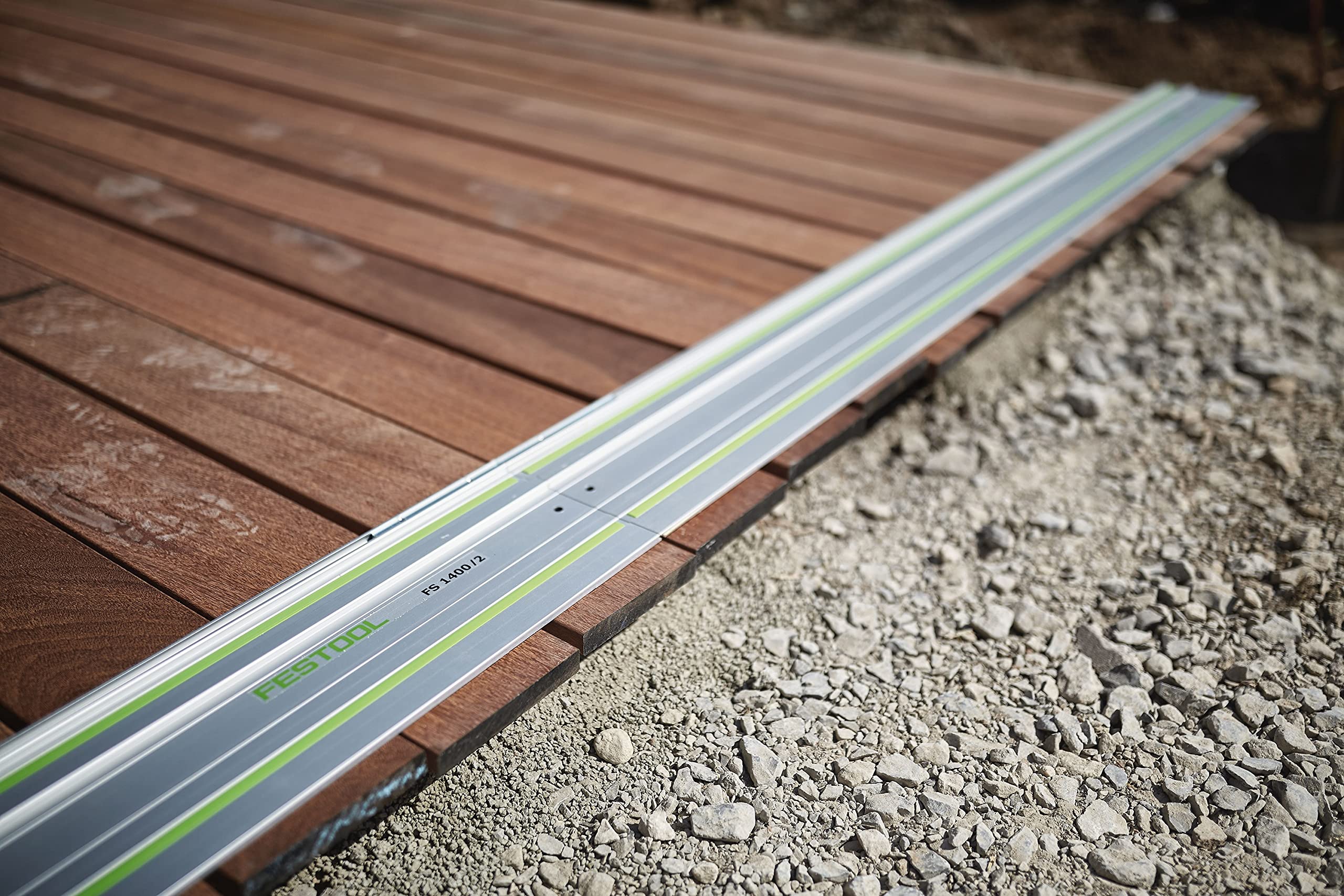 Festool guide rail connector demonstrates secure, continuous connection