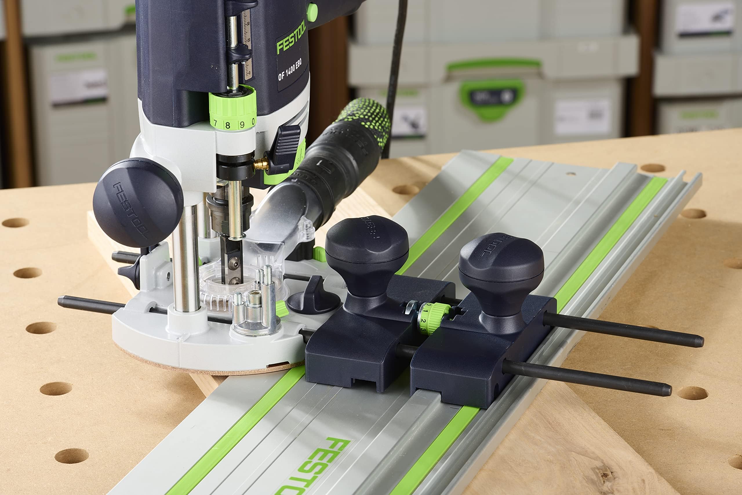 Festool guide stop two knobs double as handles for guiding.