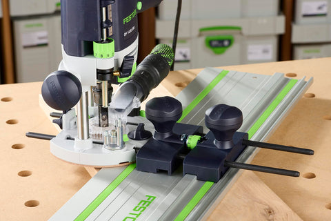 Festool guide stop two knobs double as handles for guiding.