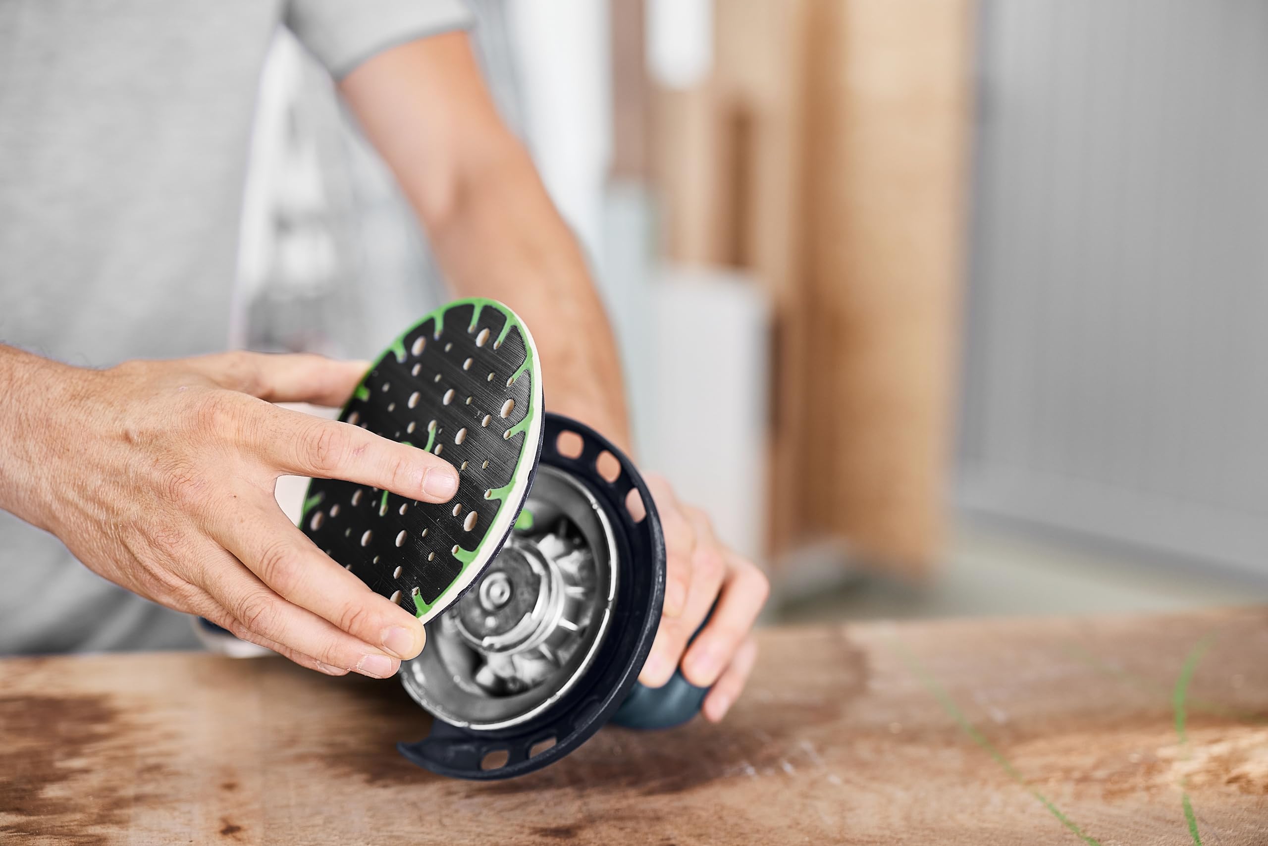 Festool RO 150 FEQ sanding pad: high temperature durability for tough materials