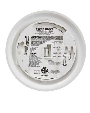 First Alert CO5120BN battery backup visible, ensuring operation during power outages.