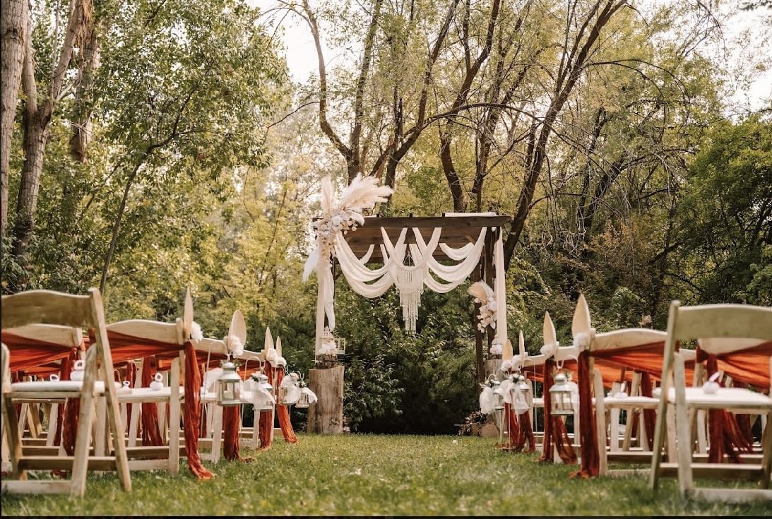 FlavorThings Table decor option shown as a chic centerpiece when chain is removed