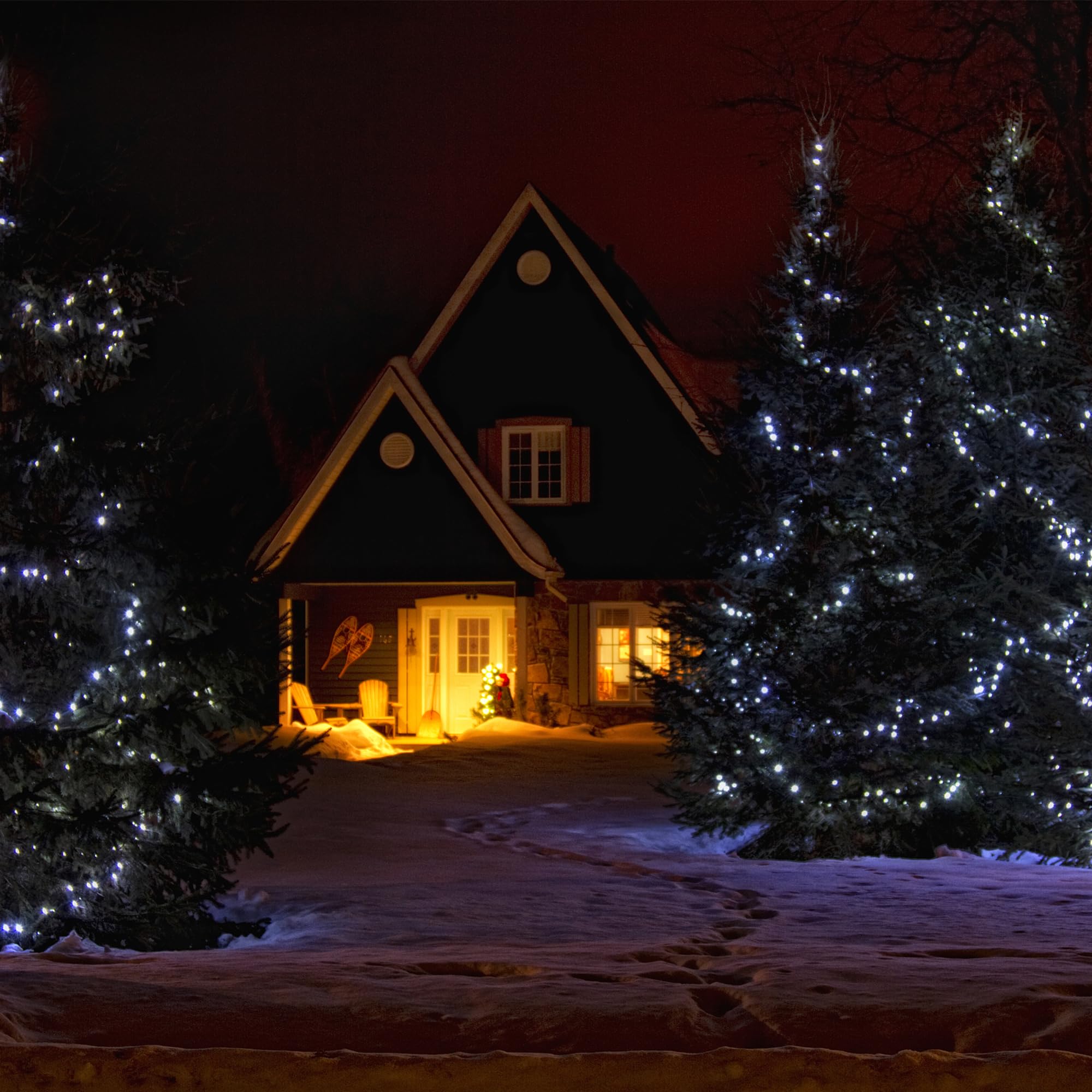 Flechllary IP65 waterproof outdoor lights endure rain and wind