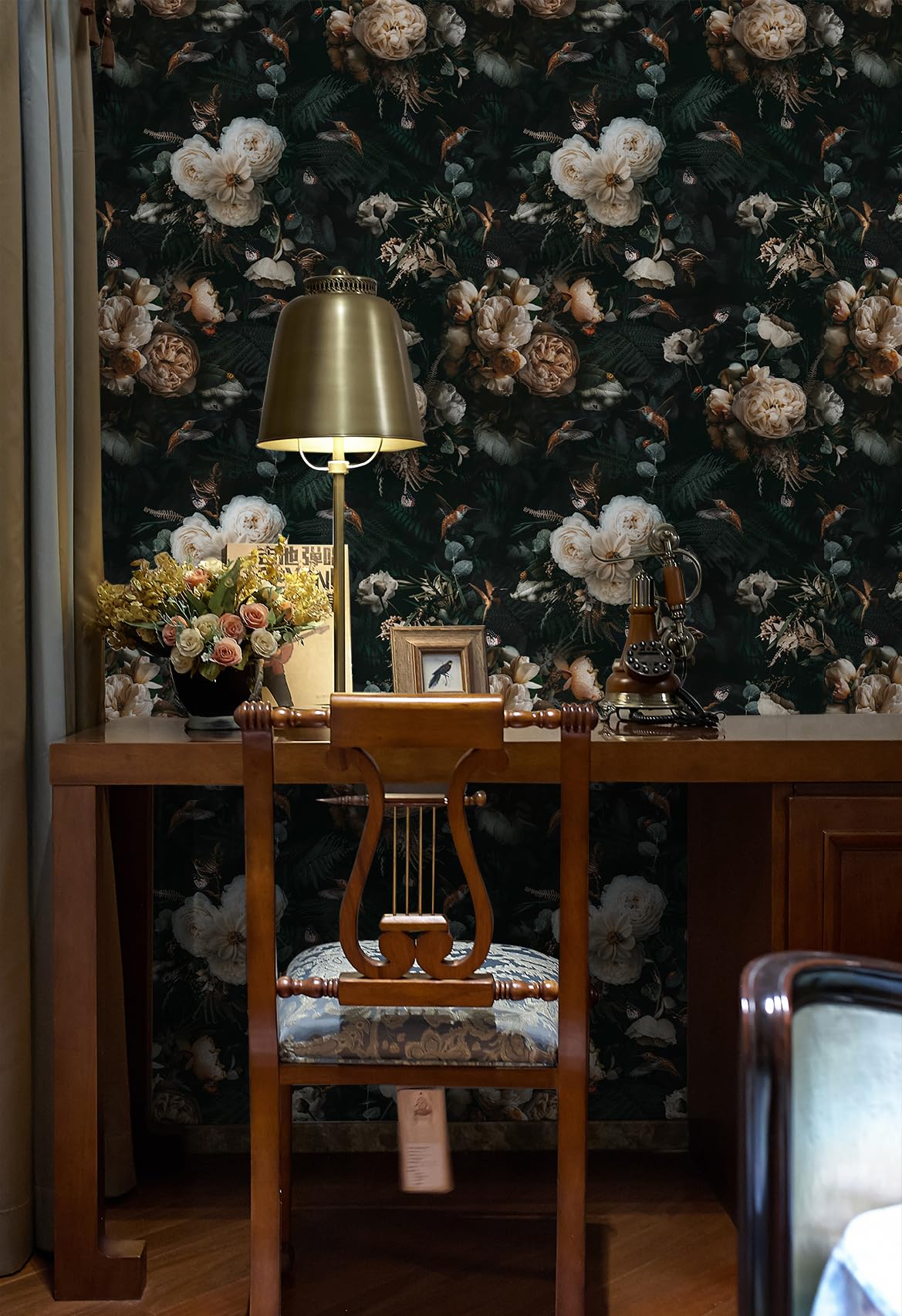 Floralplus dark green base creates a warm backdrop for art.
