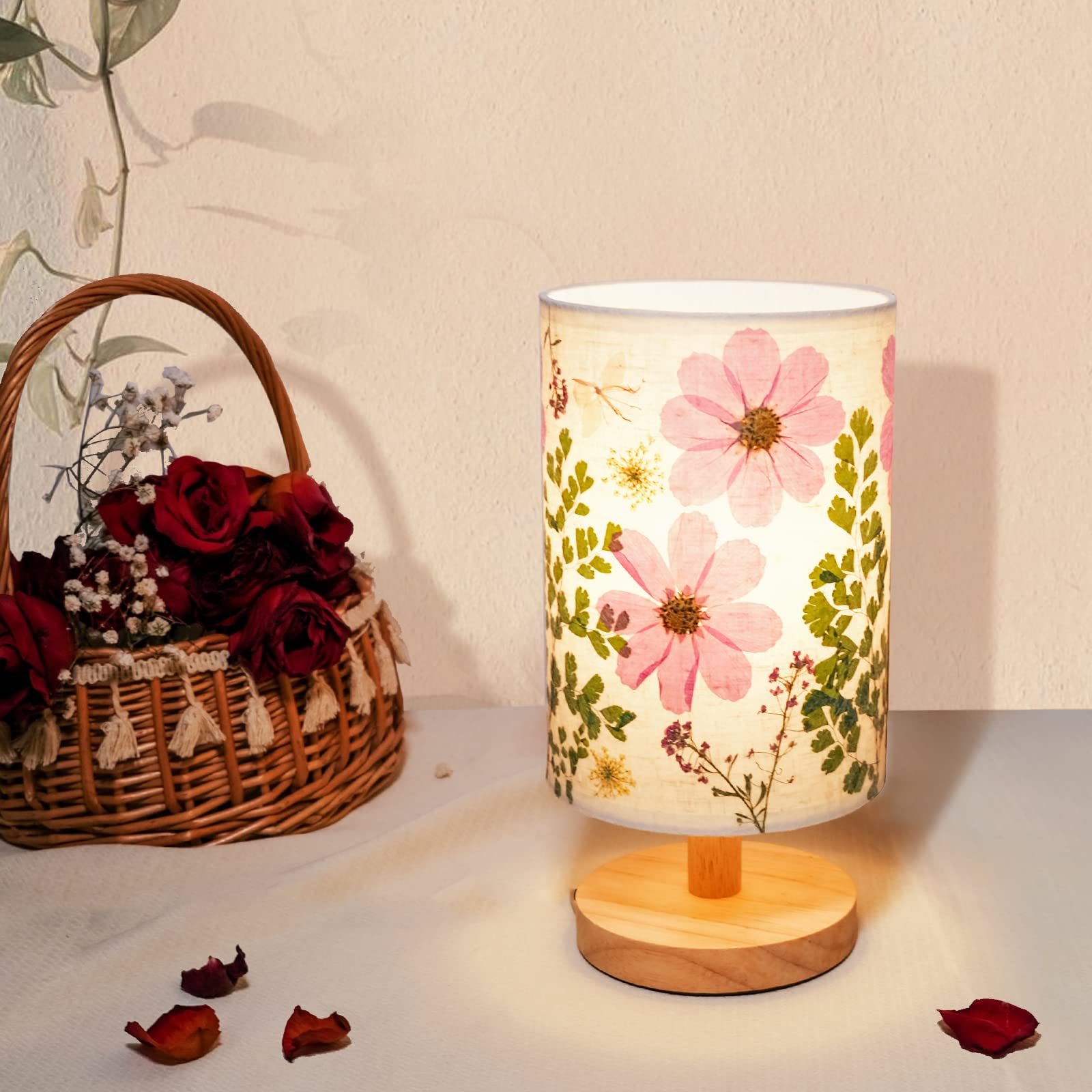 Floresita 5W LED bulb included for warm to cool task lighting.