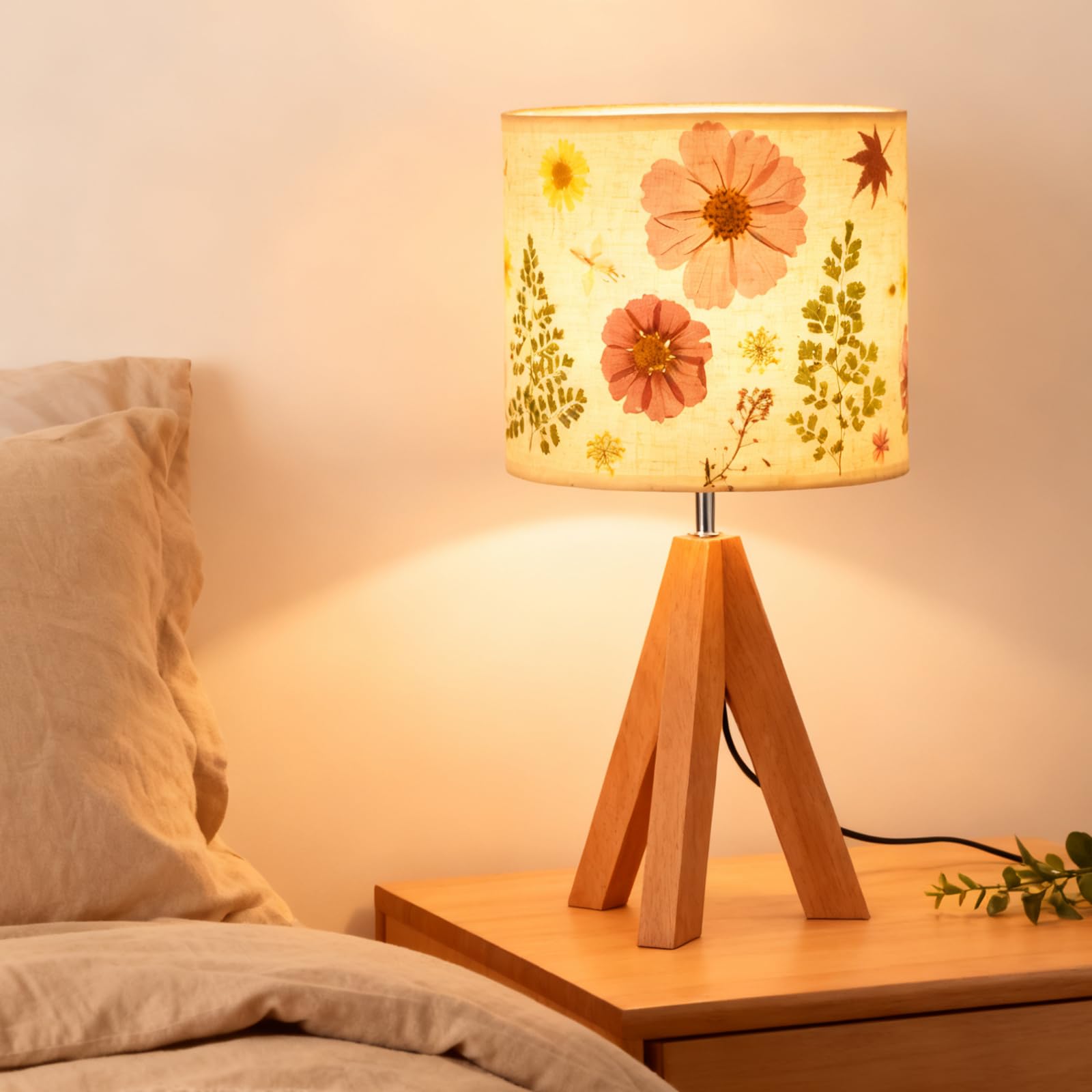 Floresita lamp's wooden base provides stable support and natural warmth