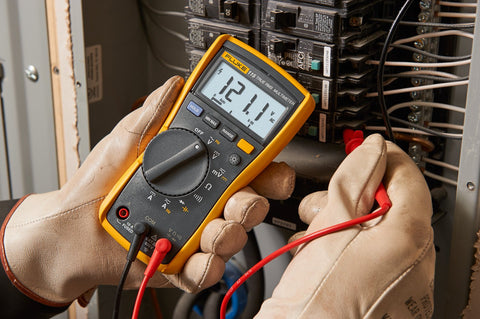 Fluke 115 compact size fits in palm for one-handed operation