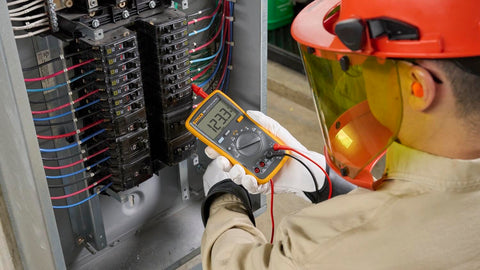 Fluke 15B+ measures voltage, resistance, and capacitance for diagnostics.