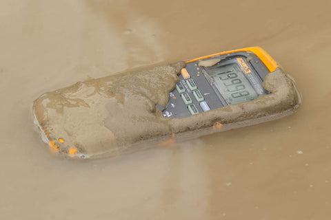Fluke TL175 test leads included for precise connections and faster setup.