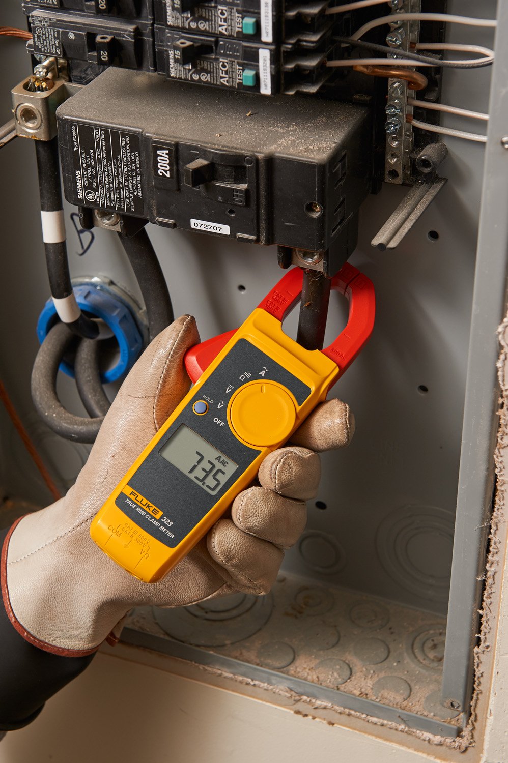 Fluke C115 soft carrying case protecting meters during transport