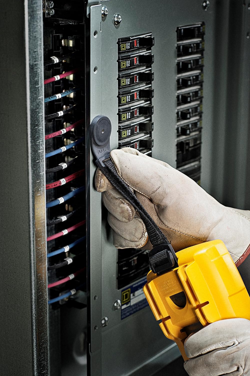 Fluke TPAK 9-inch strap keeps the meter stable during testing.