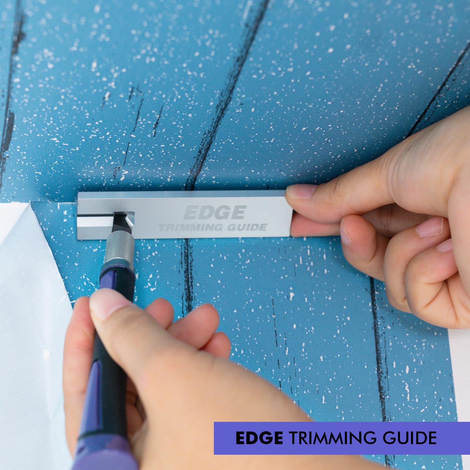FOSHIO vinyl wrap edge trimming tool for clean, accurate finishes.