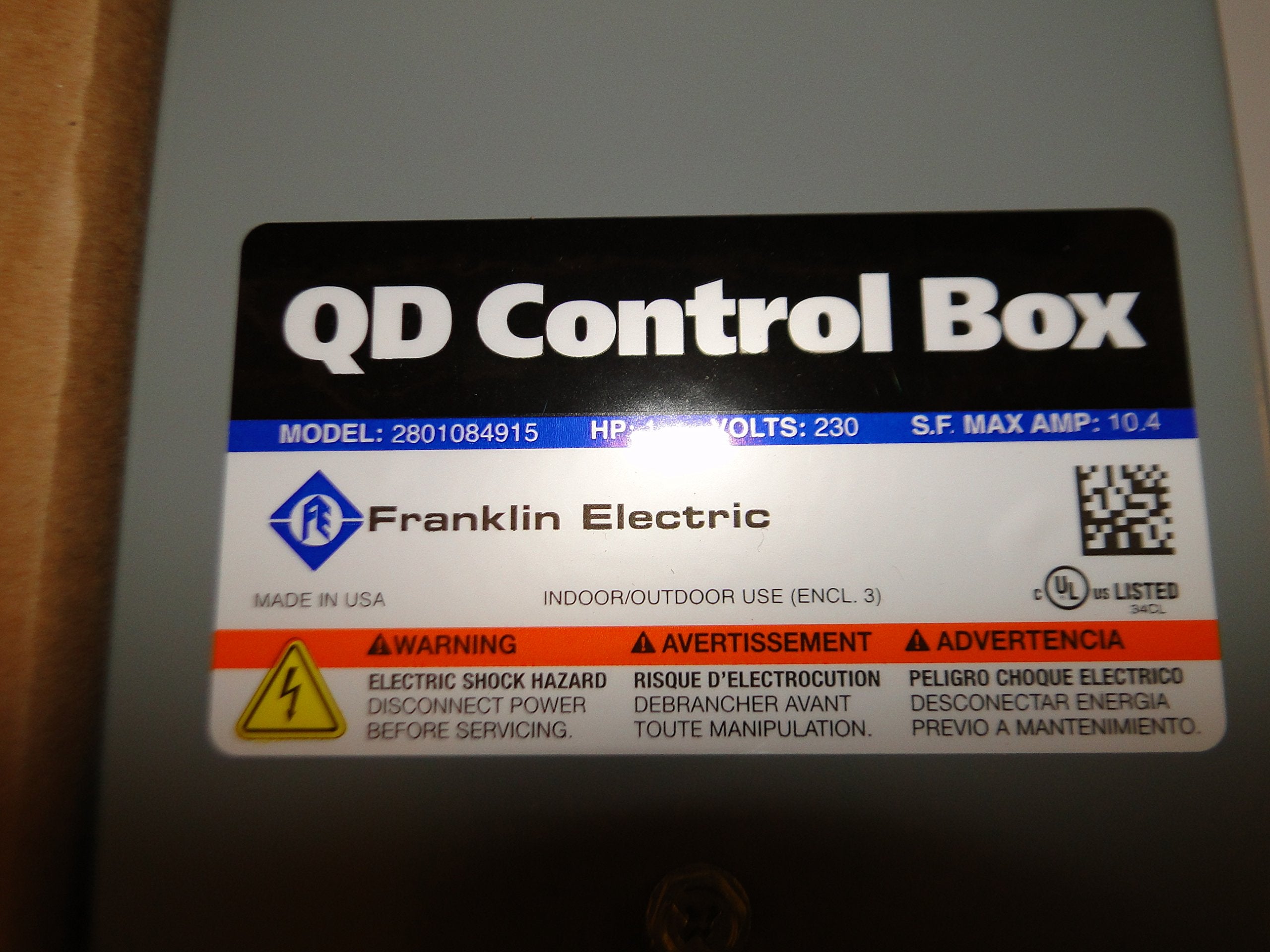 Franklin Electric control box wiring connectors illustrate compact 230 V single-phase setup.