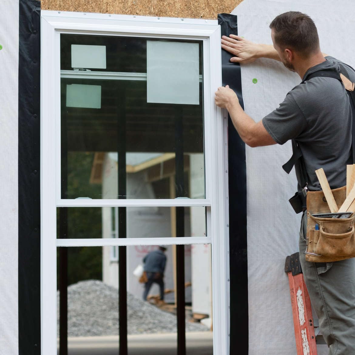 FrogTape Pro Grade's split release liner enables precise positioning.