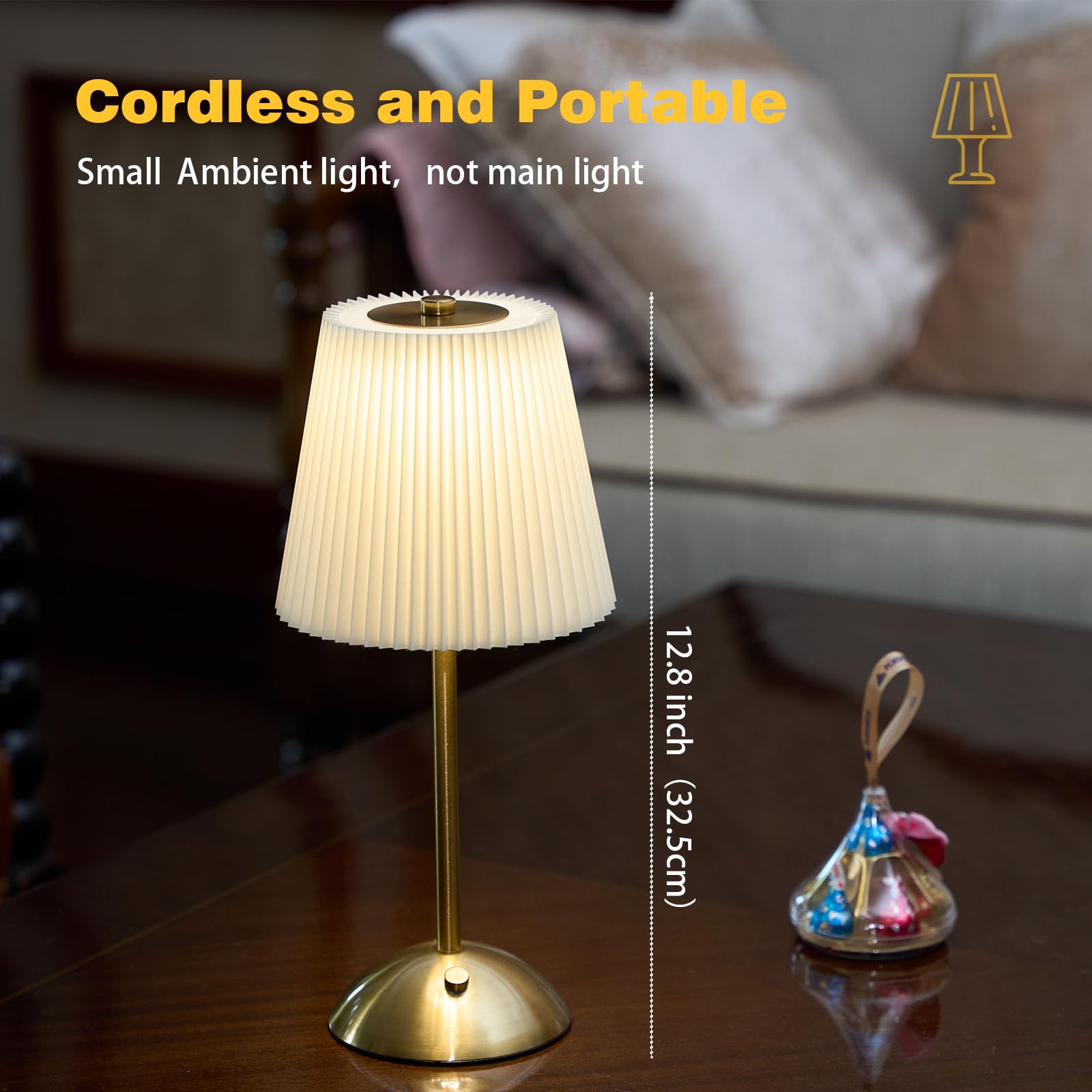 Brass body of the Fsaox lamp adds vintage charm to any room