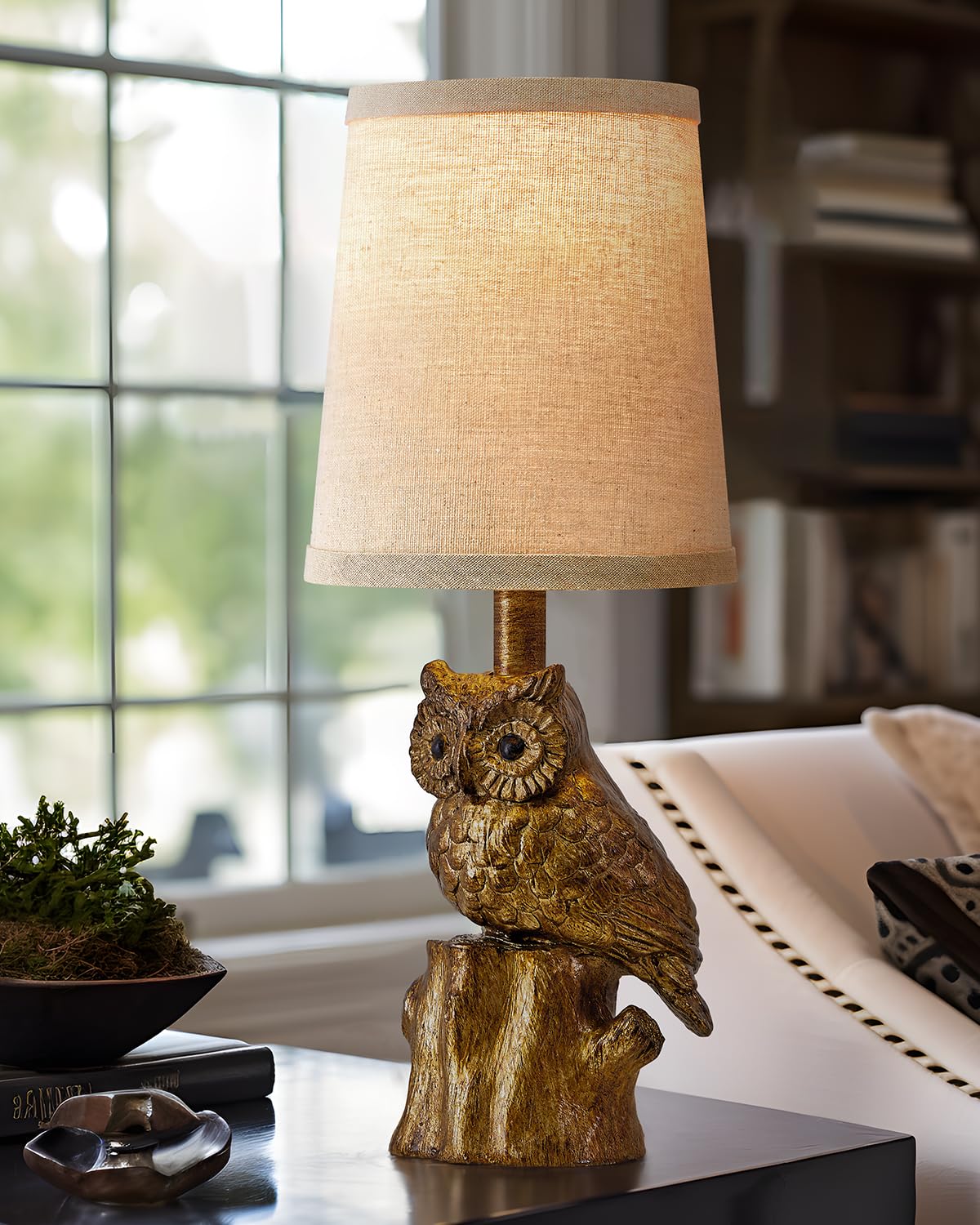 G-SAFAVA wooden pile base keeps the lamp steady on a bedside table.