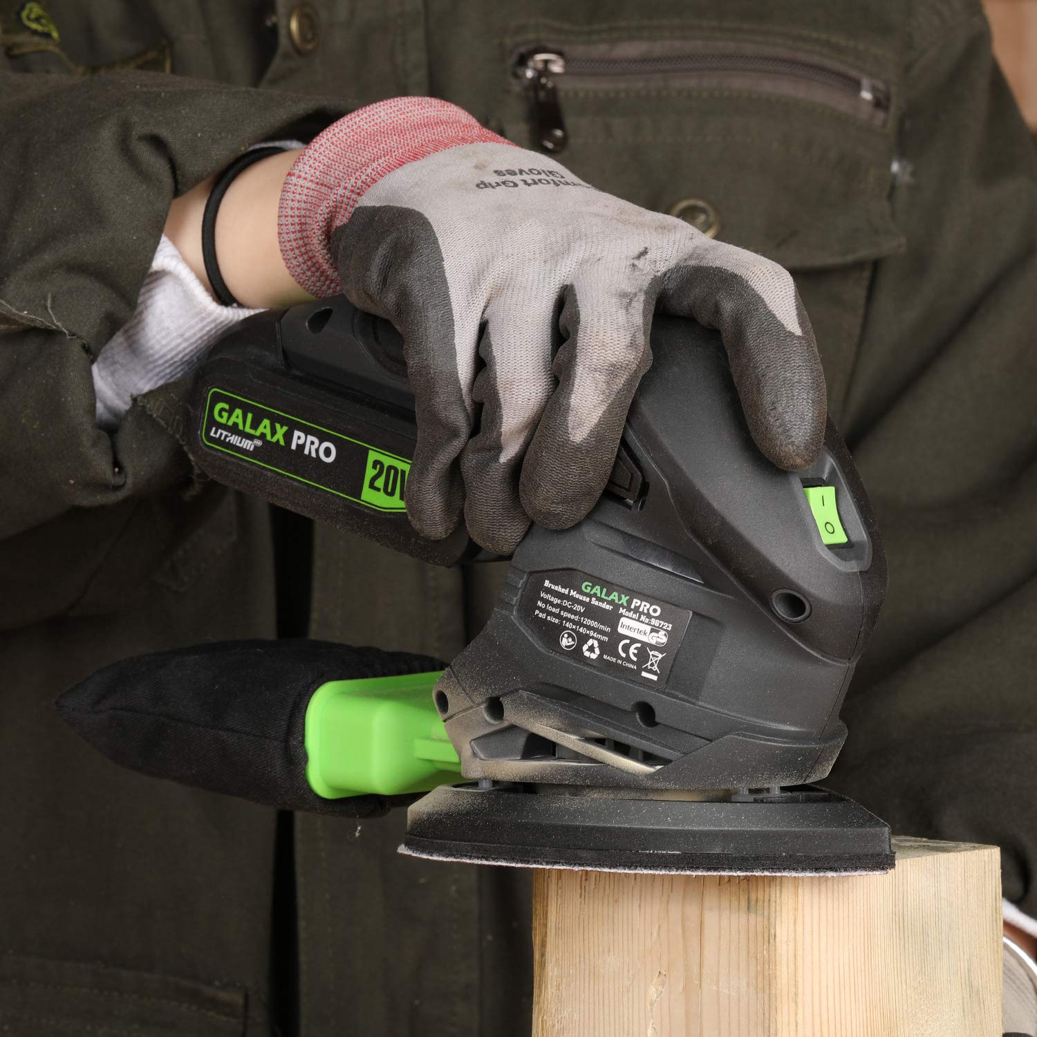 GALAX PRO ergonomic soft grip minimizes fatigue during extended sessions.