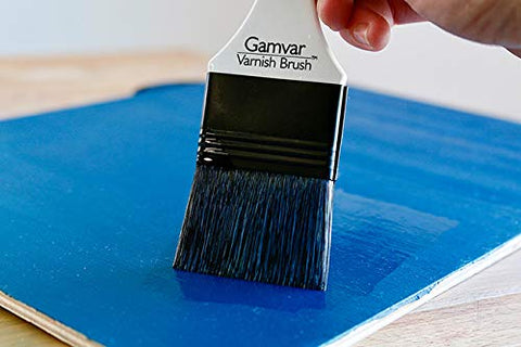 Durable vegan bristles of the Gamvar brush deliver consistent varnish pickup.