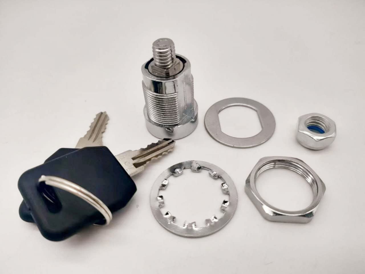 GAMES2PEOPLE Armstrong lock with two keys shown for reliable access to Stack-On safes
