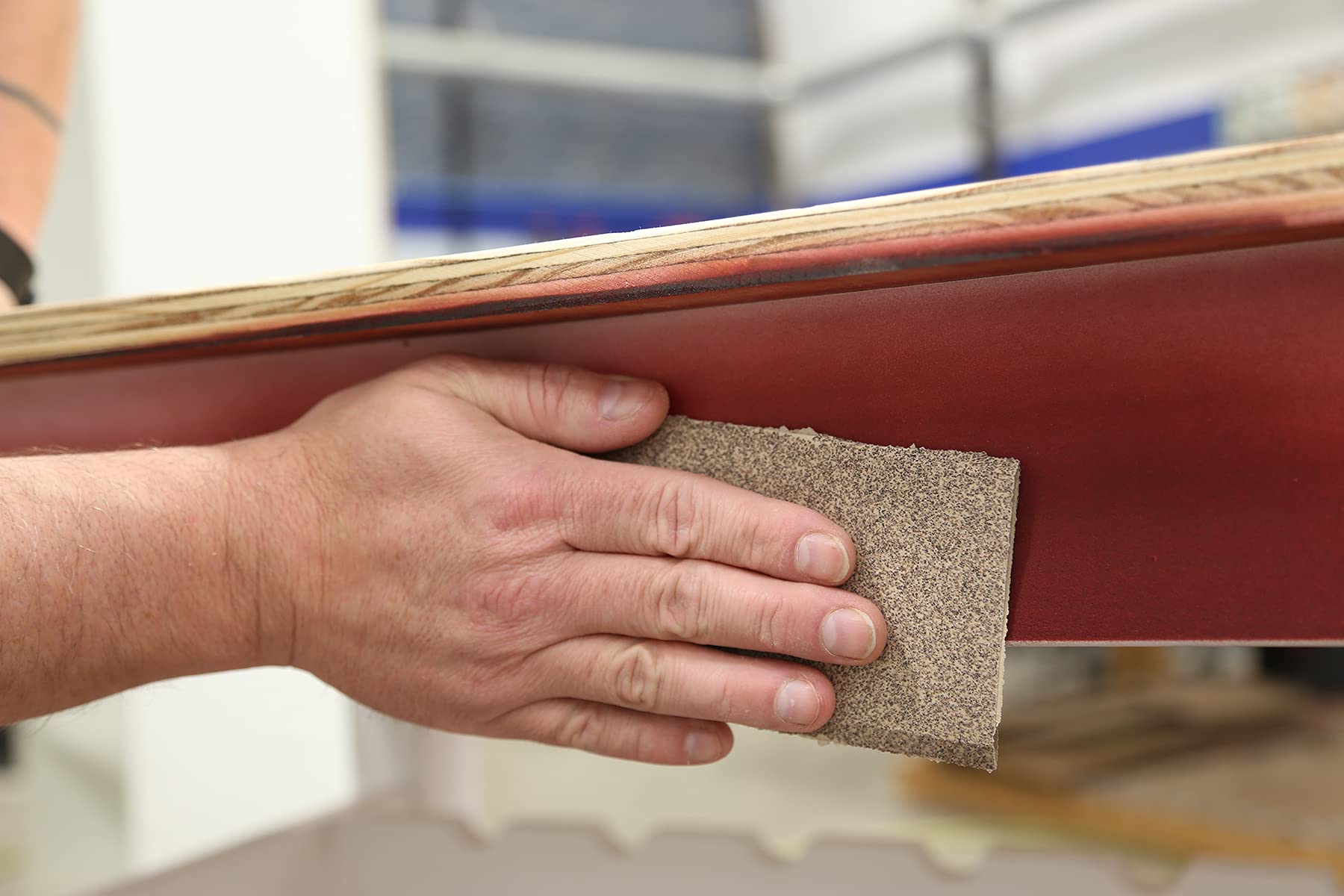 Gator resin-bonded sandpaper with longer life for consistent results.