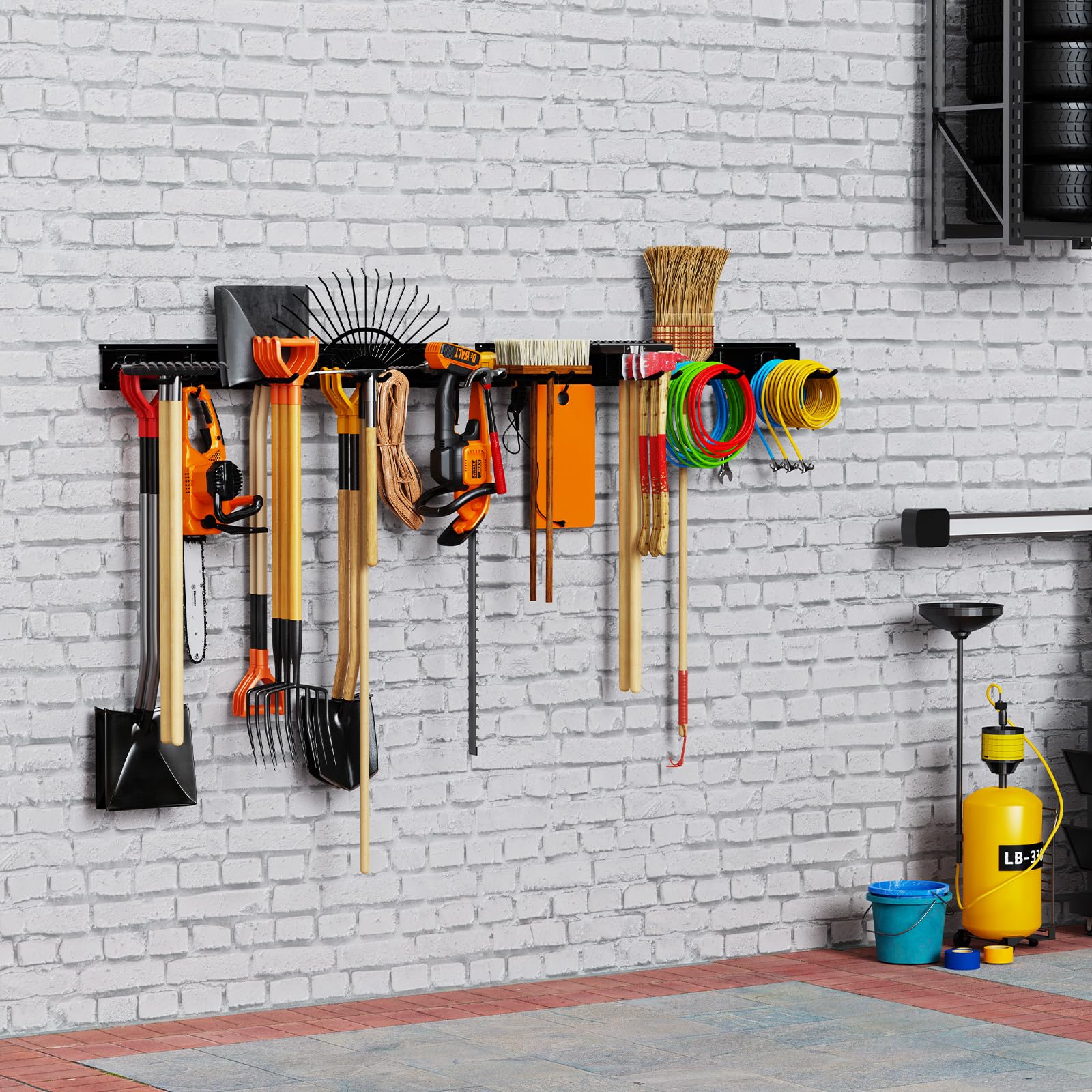 Gatsowm rubber-coated hooks protect tools from scratches and slips.