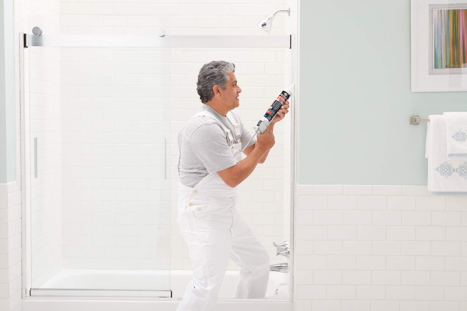 GE Supreme Silicone offers lifetime mold-free protection in bathroom environments.