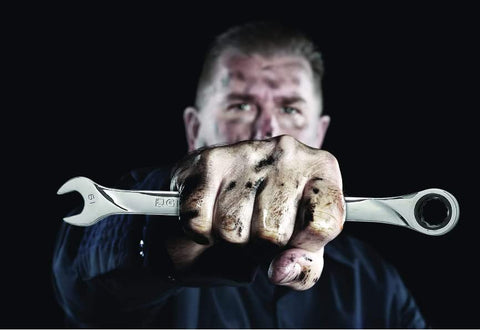 GearWrench 13-piece ratcheting wrench set, open-end design simplifies slipping on fasteners