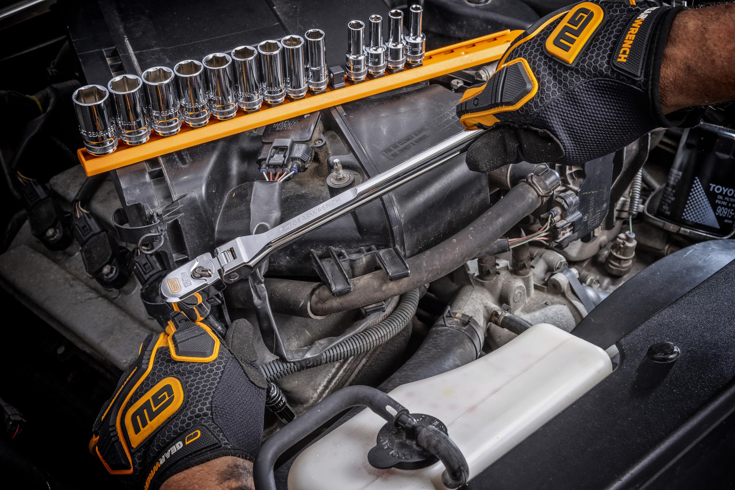 GEARWRENCH 81215XP bright chrome finish cleans easily and resists corrosion.