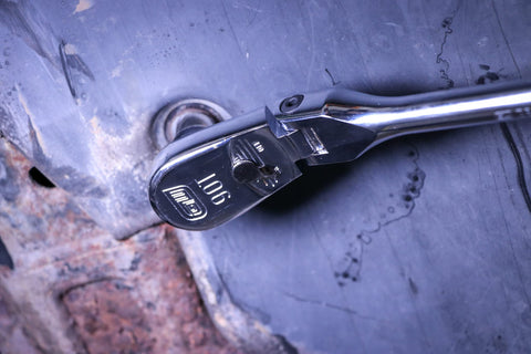 GEARWRENCH 81230T enclosed head resists dirt and grime