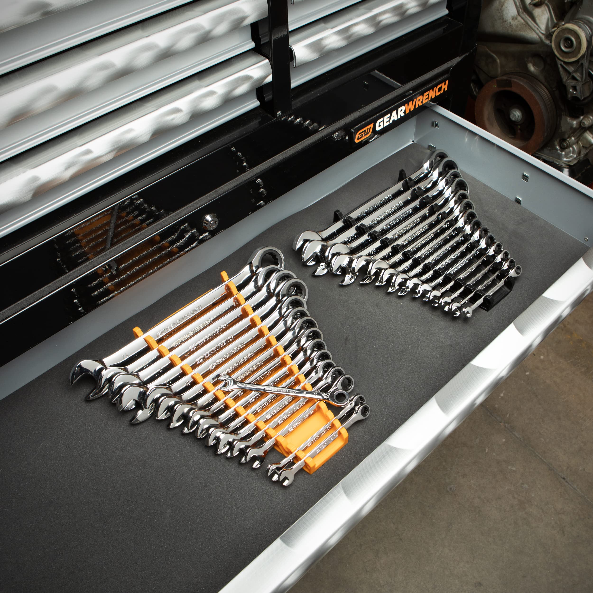 GearWrench 86702 off-corner loading detail improves grip.