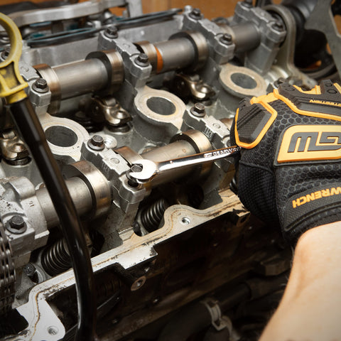GearWrench 86702 thin-head design reaches confined spaces.