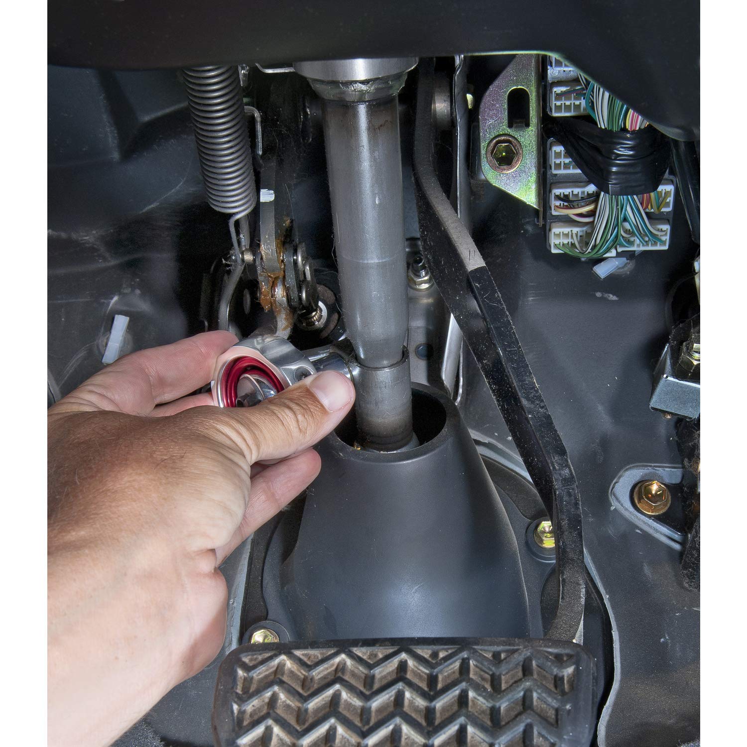 GearWrench enables access in tight spots with a compact gimbal head.