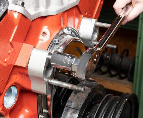 GEARWRENCH auto-locking tap adapters: secure, quick removal in busy shop environments