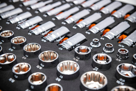 GEARWRENCH chamfered opening quickly guides fasteners into sockets.