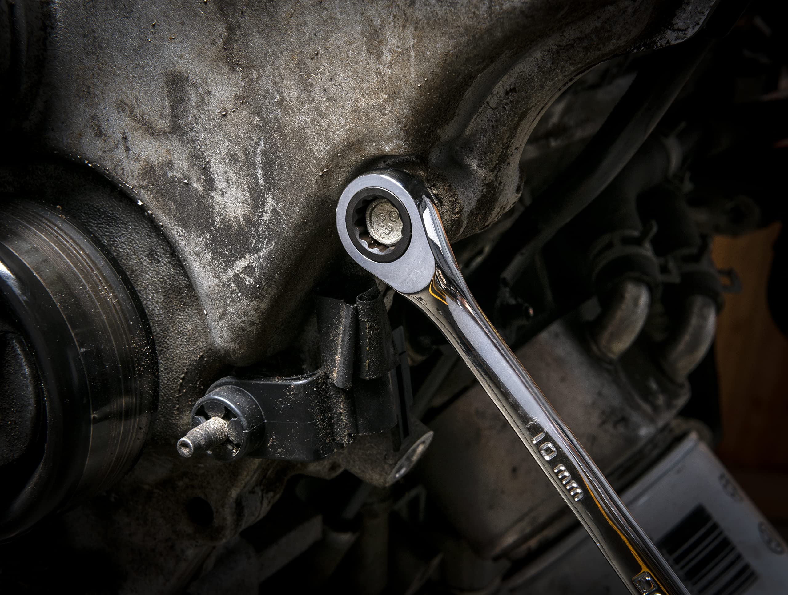 GearWrench zero-degree offset enables access to tight, recessed fasteners.